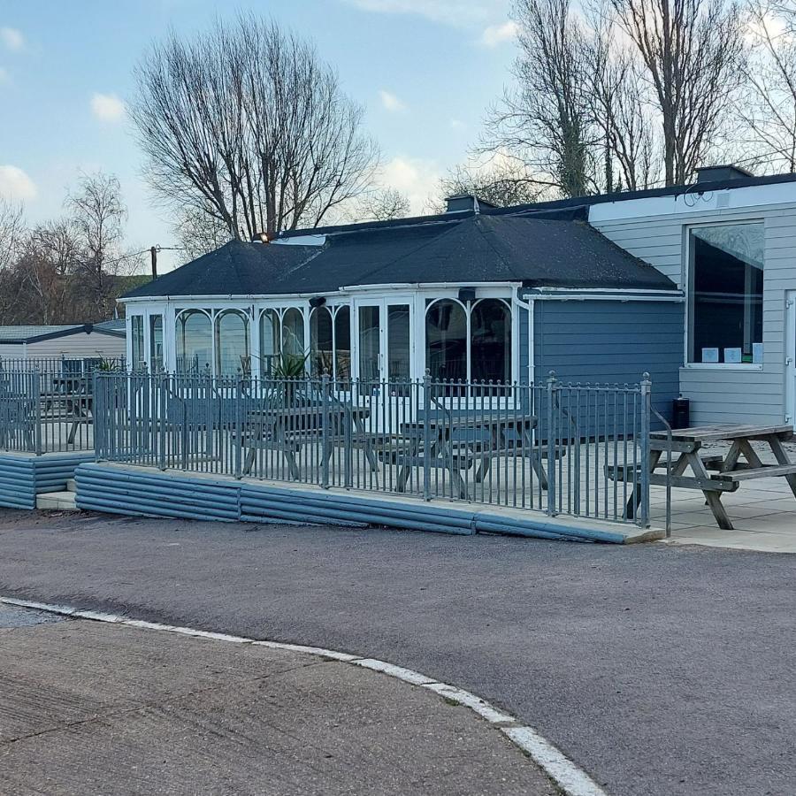Warden Springs Caravan Park Ms16 Thornhill Road, Eastchurch,Me124Hf Sheerness Dış mekan fotoğraf